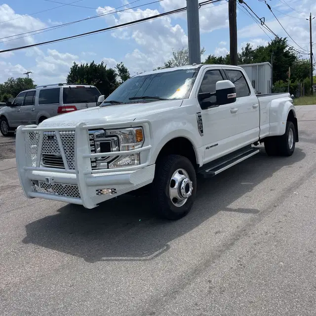 2022 Ford F-350 Super Duty Lariat