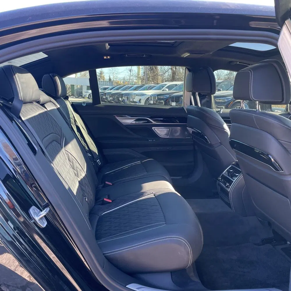 2022 BMW 7 Series ALPINA B7 xDrive