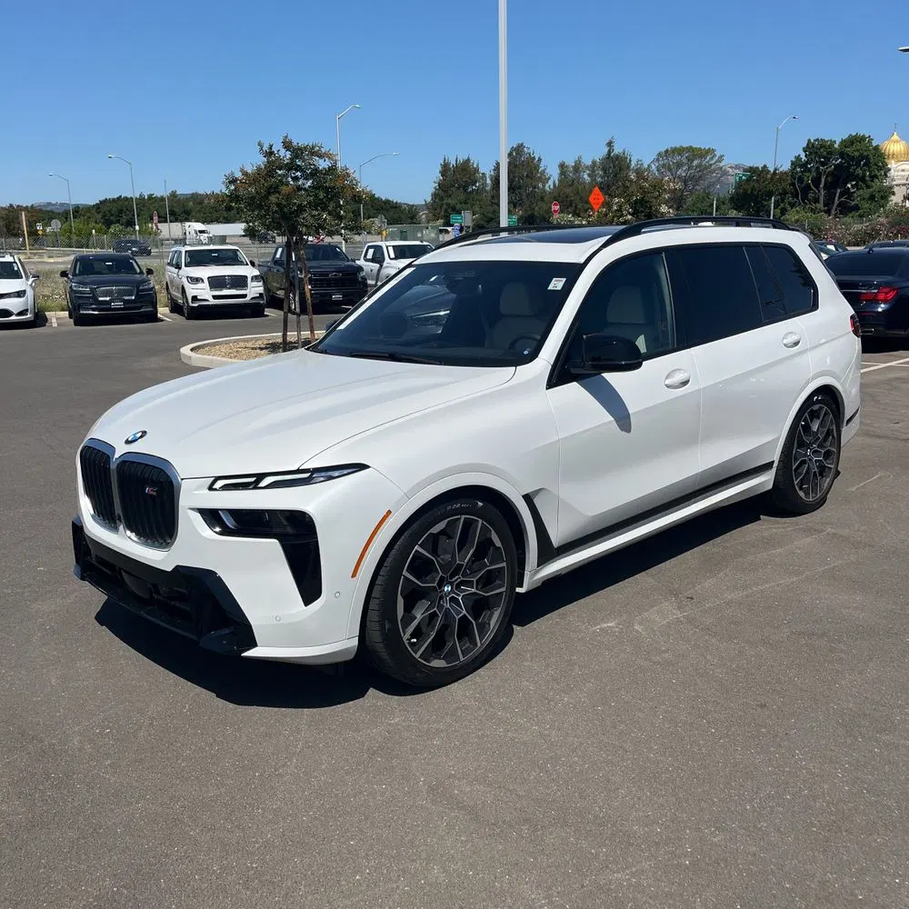 2025 BMW X7 M60i