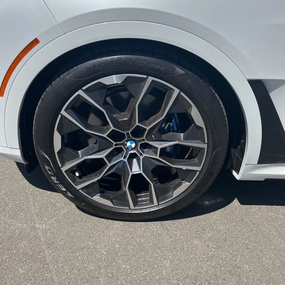 2025 BMW X7 M60i