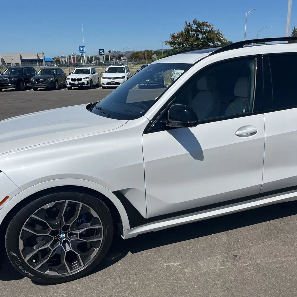 2025 BMW X7 M60i