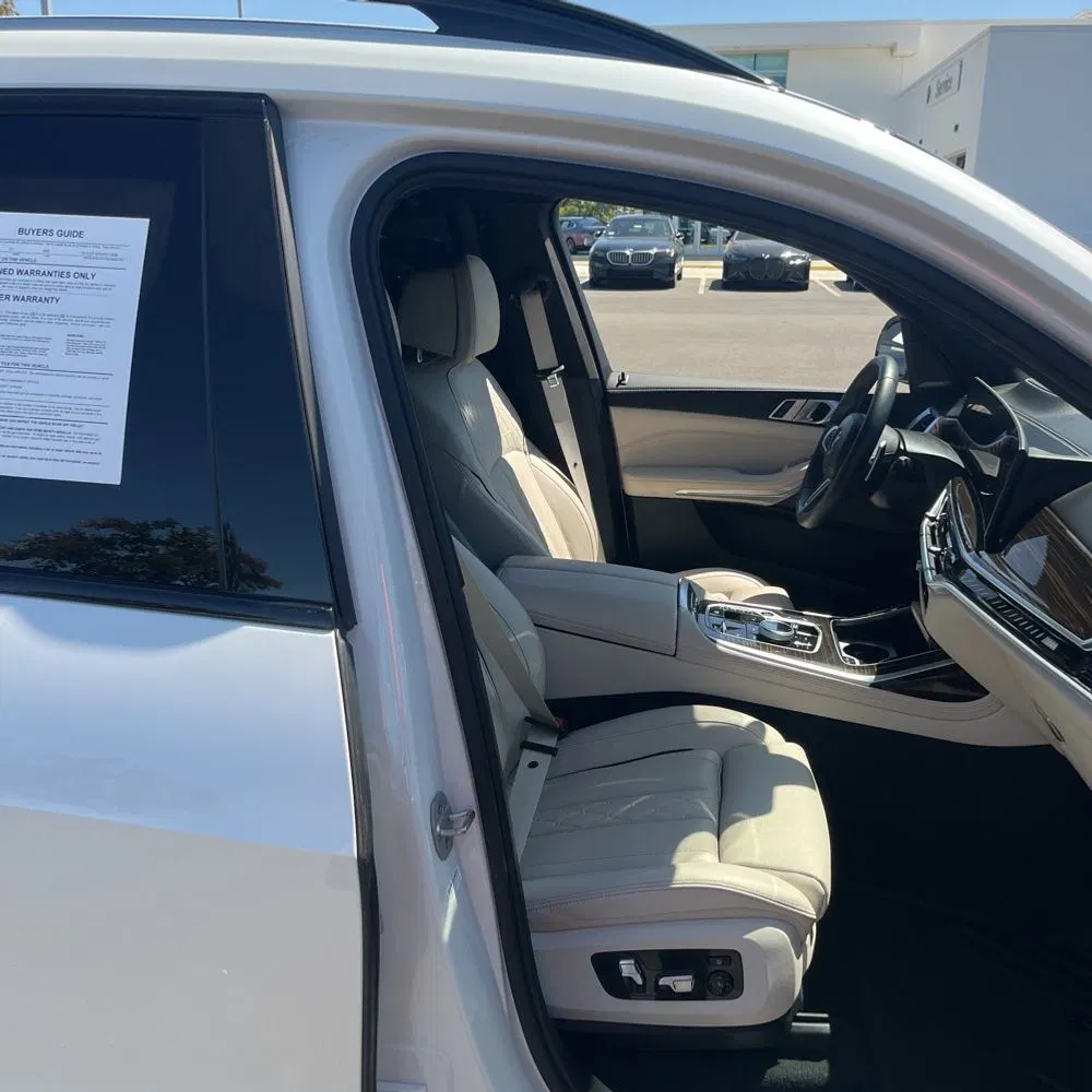 2025 BMW X7 M60i