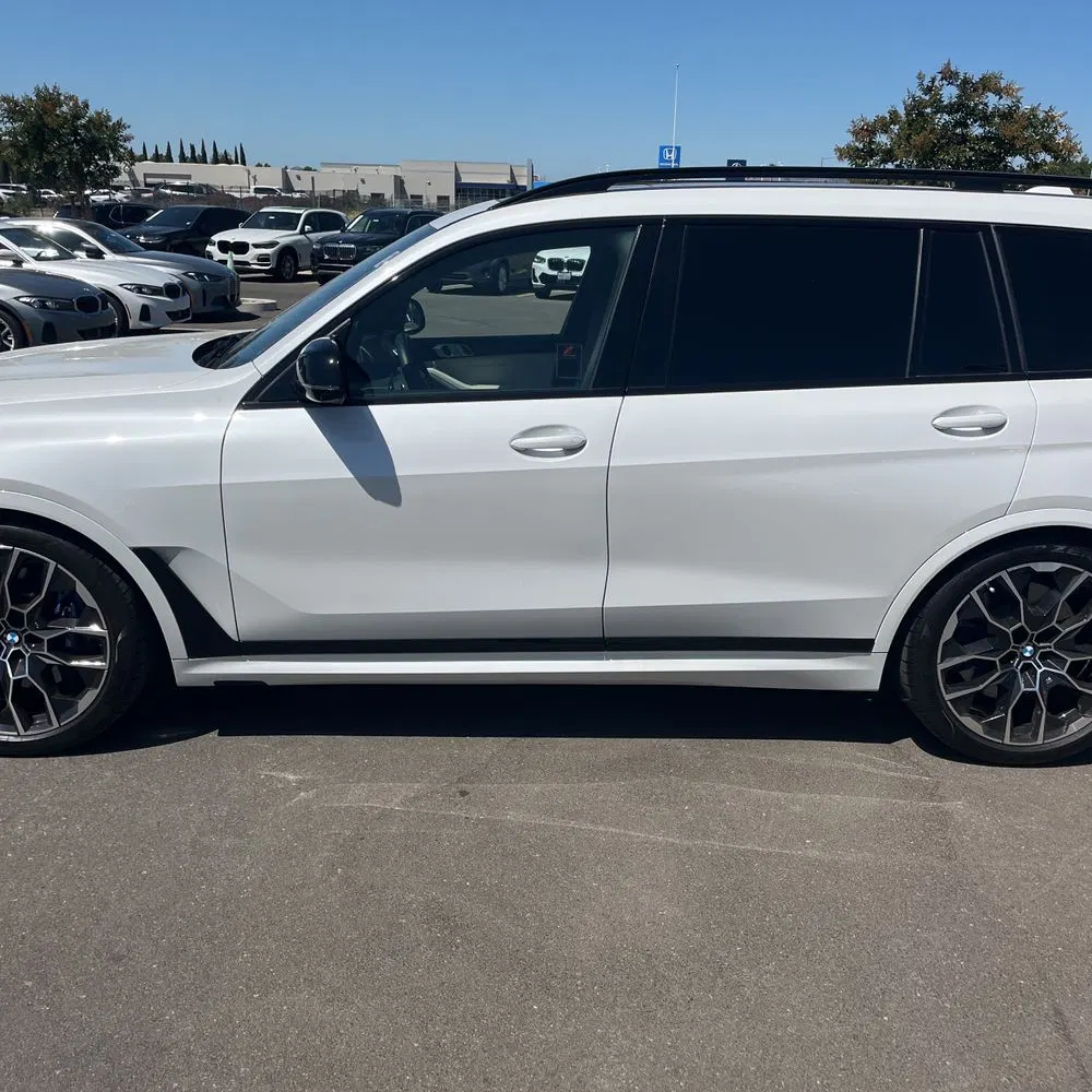 2025 BMW X7 M60i