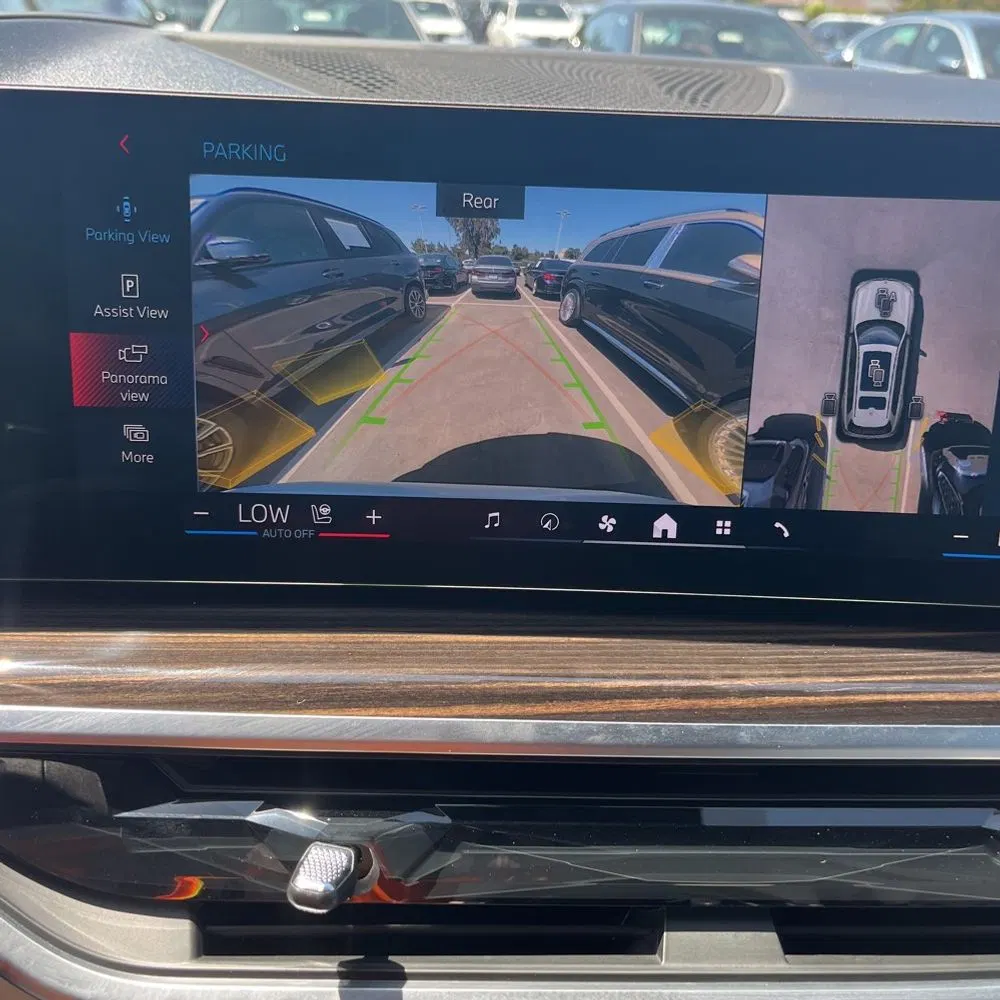 2025 BMW X7 M60i