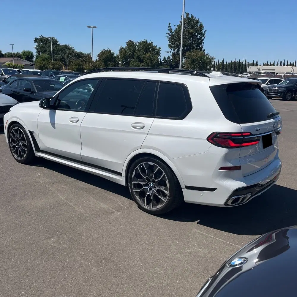 2025 BMW X7 M60i