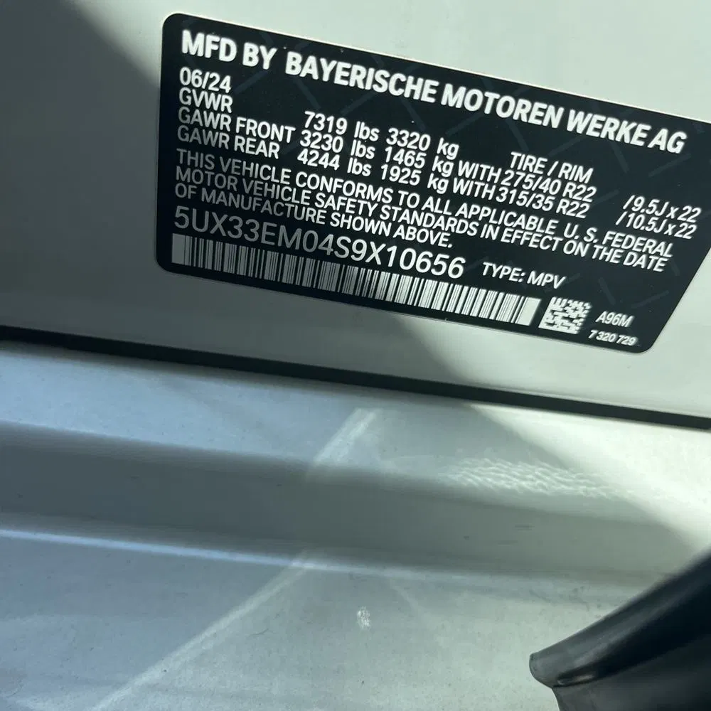 2025 BMW X7 M60i