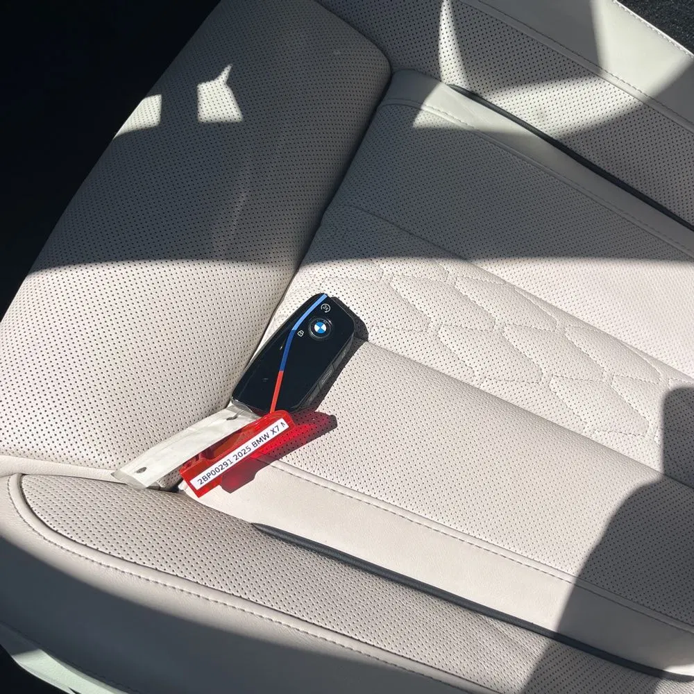 2025 BMW X7 M60i