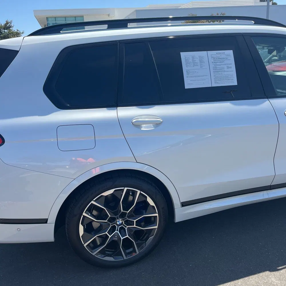 2025 BMW X7 M60i