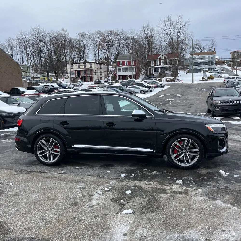 2025 Audi SQ7 Prestige