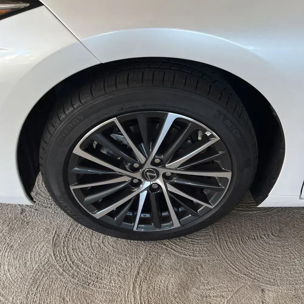 2025 Lexus ES 350 Base