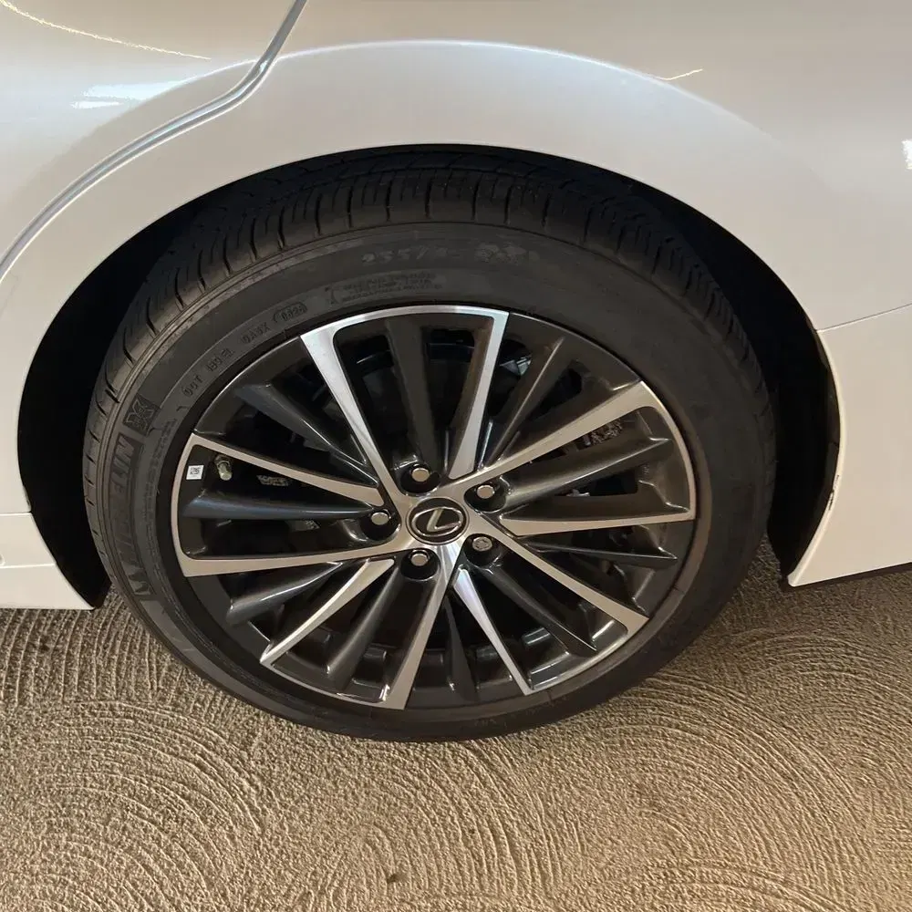 2025 Lexus ES 350 Base