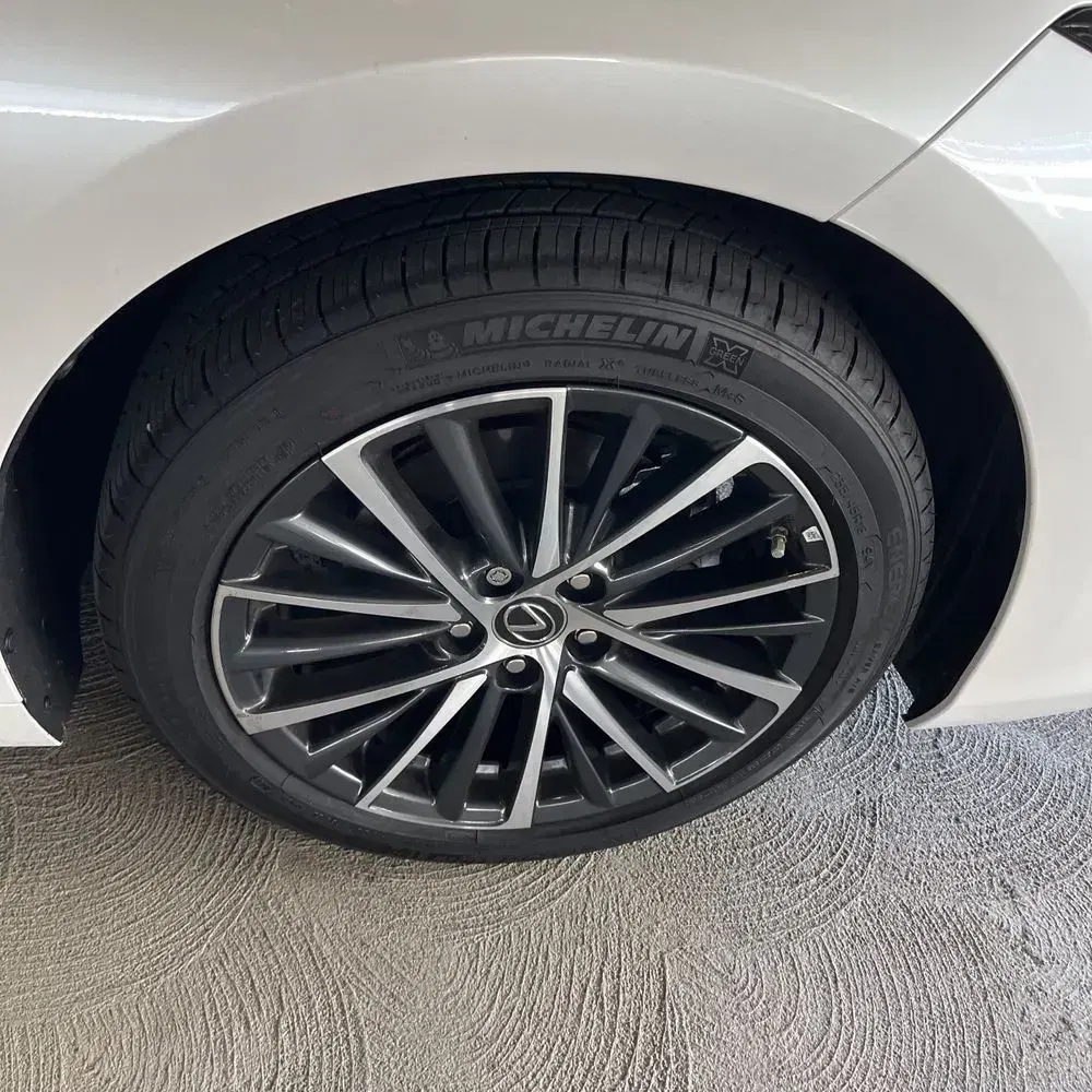 2025 Lexus ES 350 Base