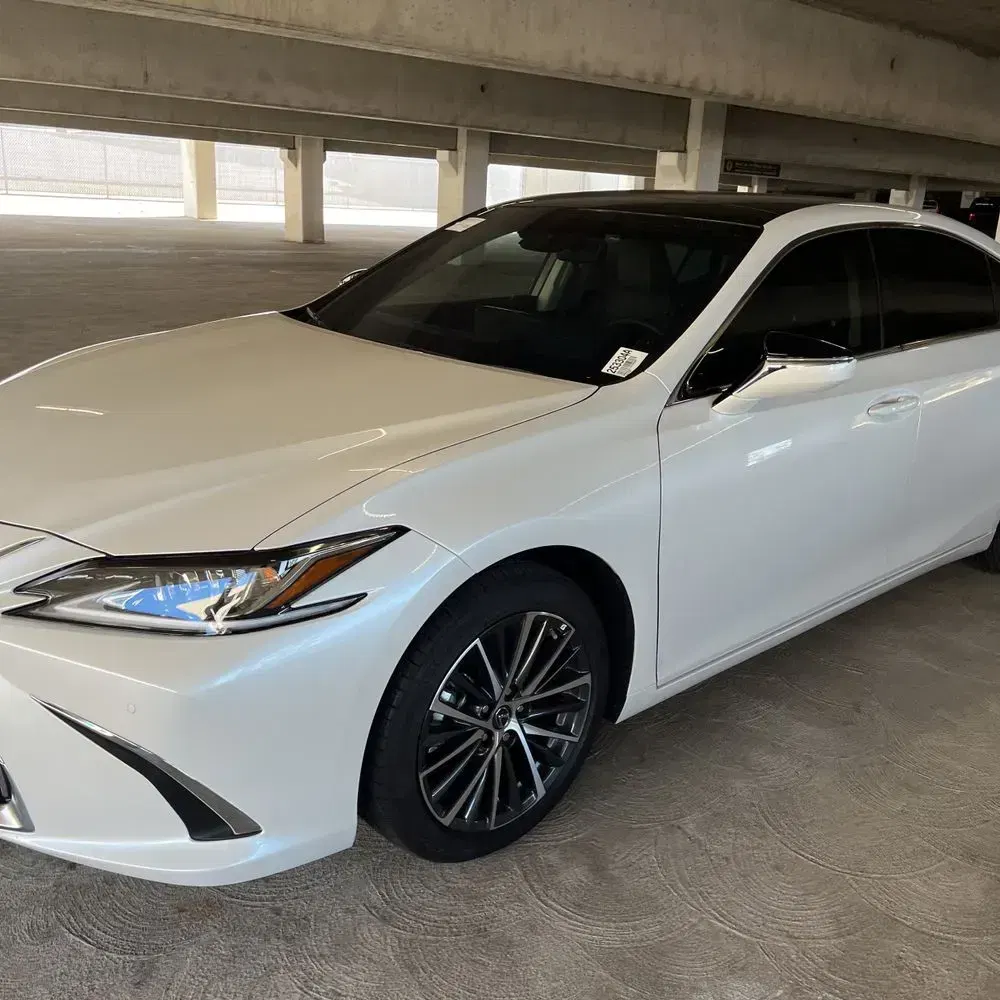 2025 Lexus ES 350 Base