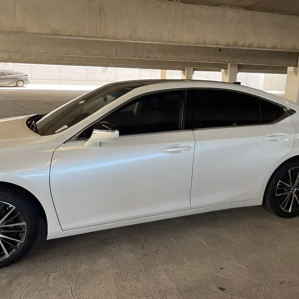 2025 Lexus ES 350 Base