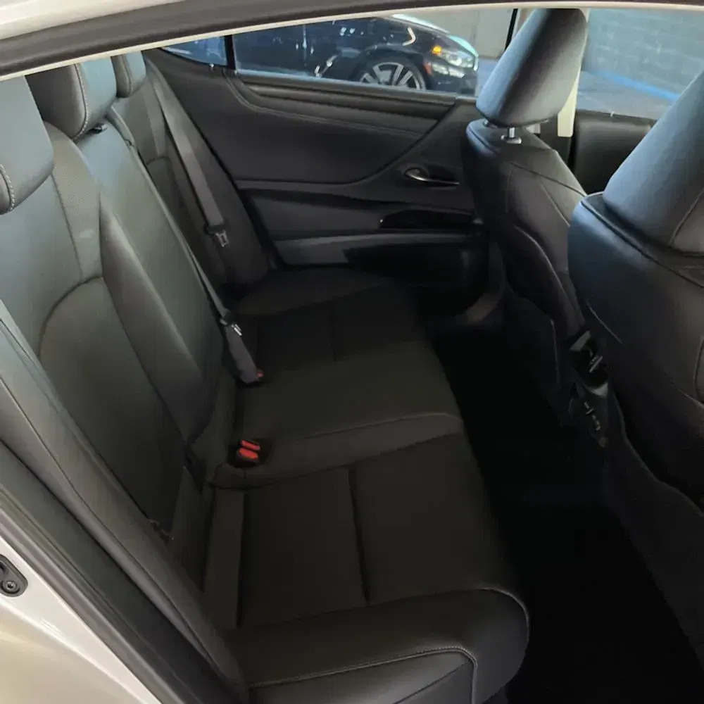 2025 Lexus ES 350 Base