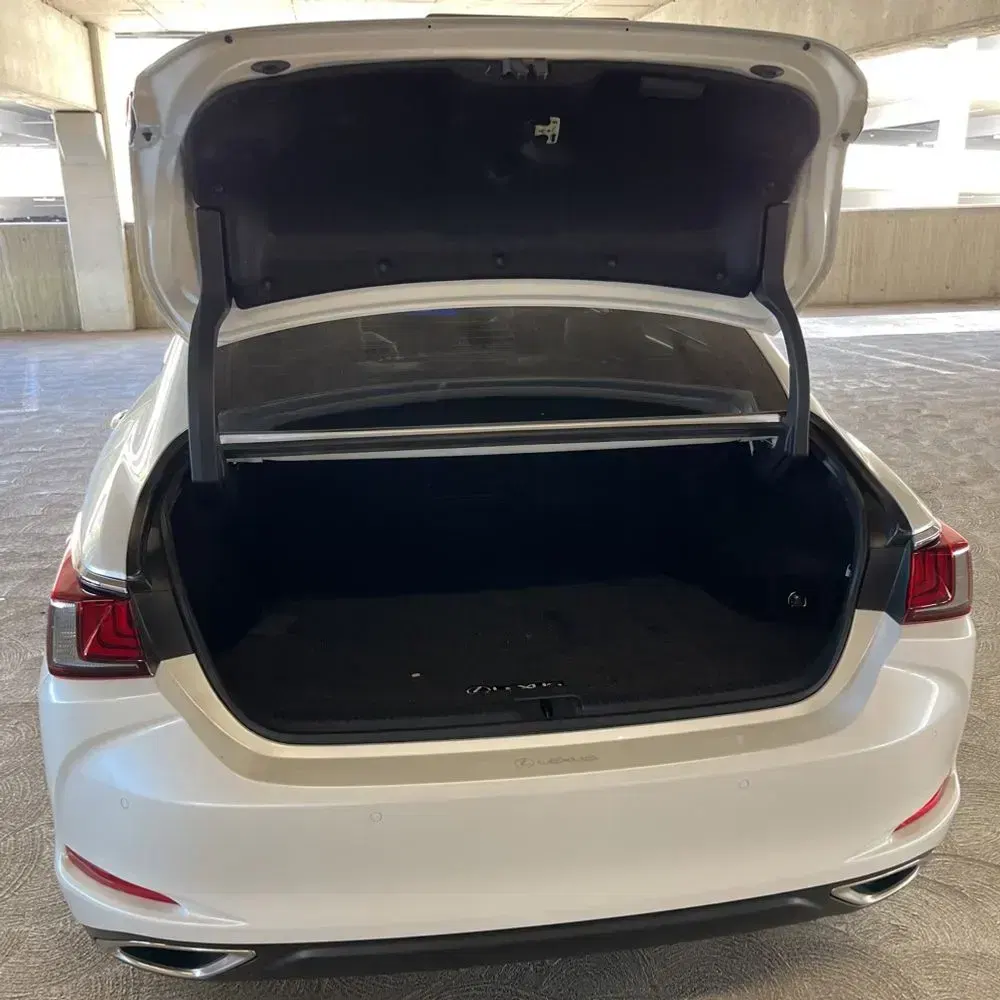 2025 Lexus ES 350 Base