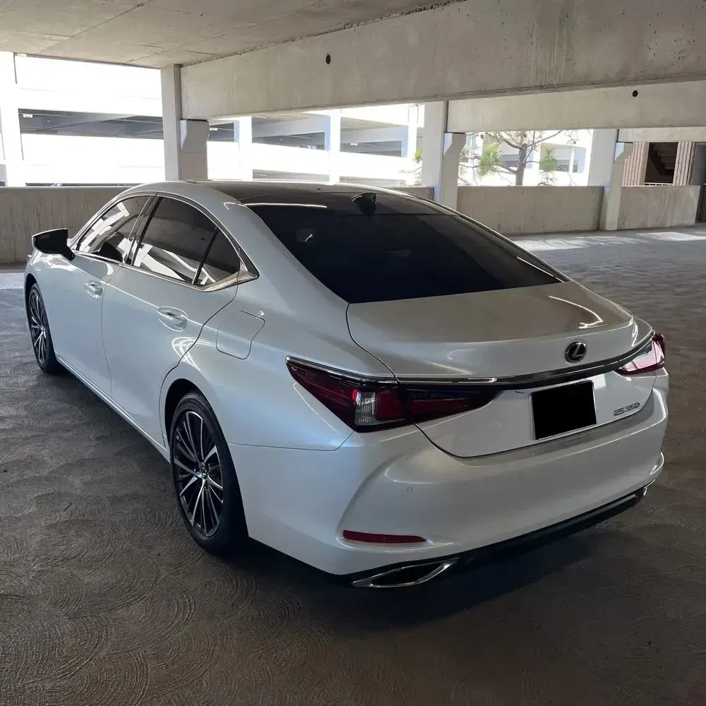 2025 Lexus ES 350 Base