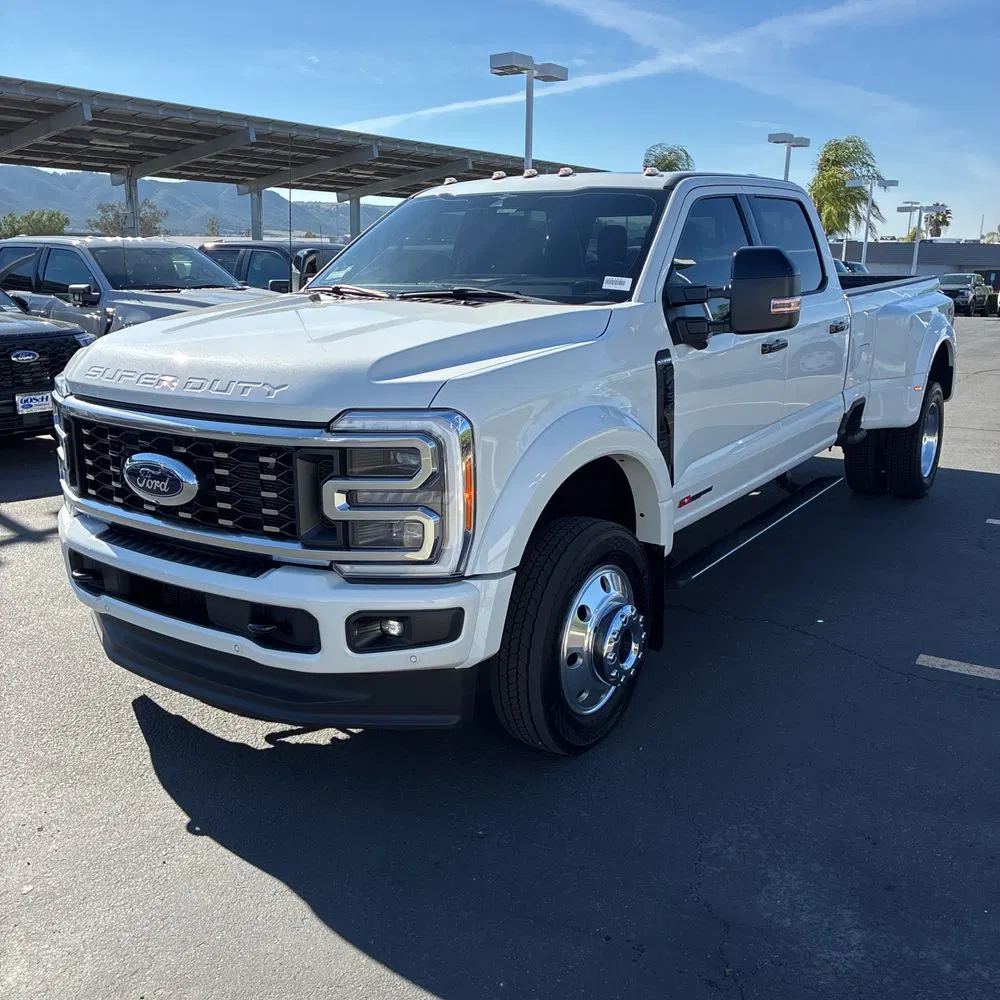 2023 Ford F-450 Super Duty Platinum