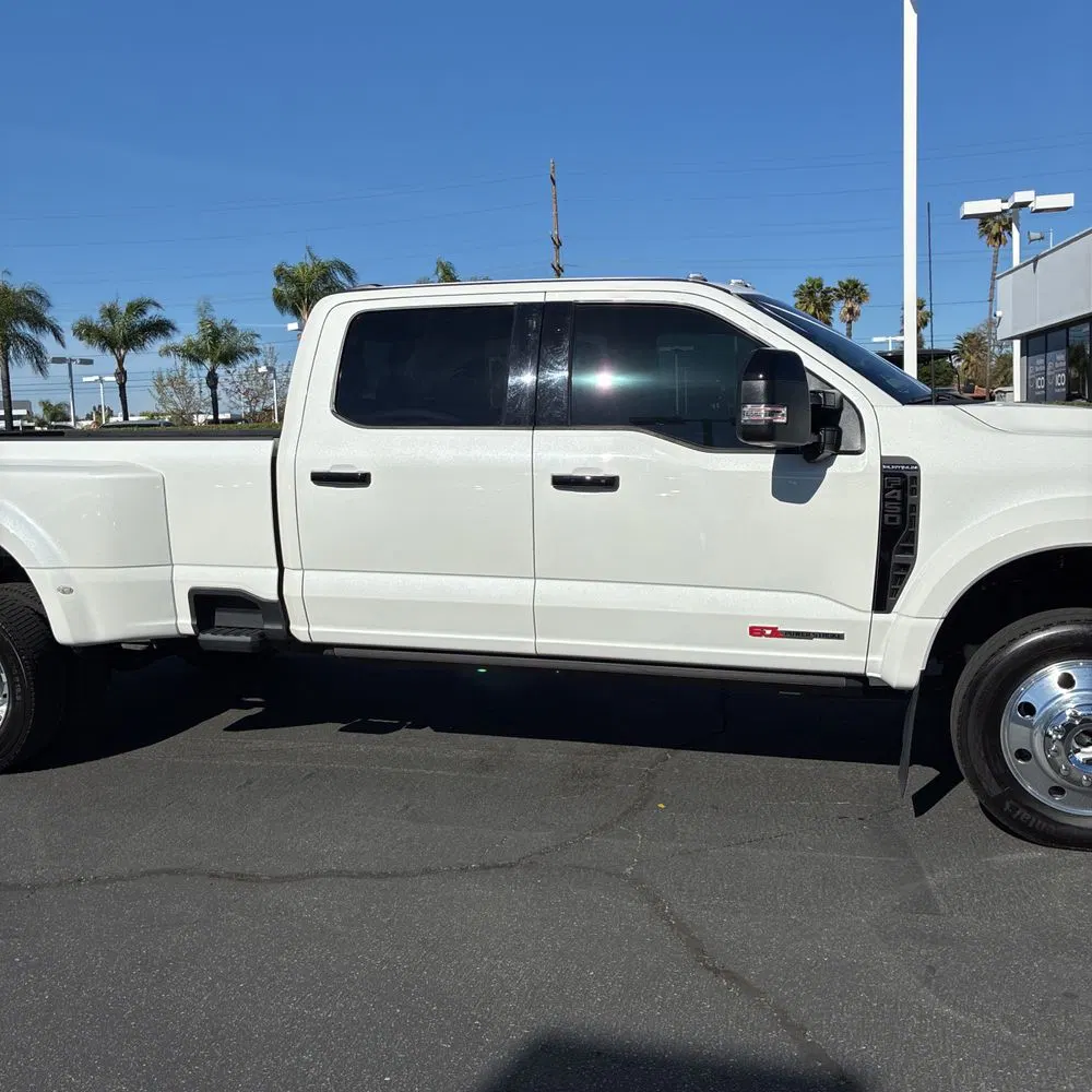 2023 Ford F-450 Super Duty Platinum