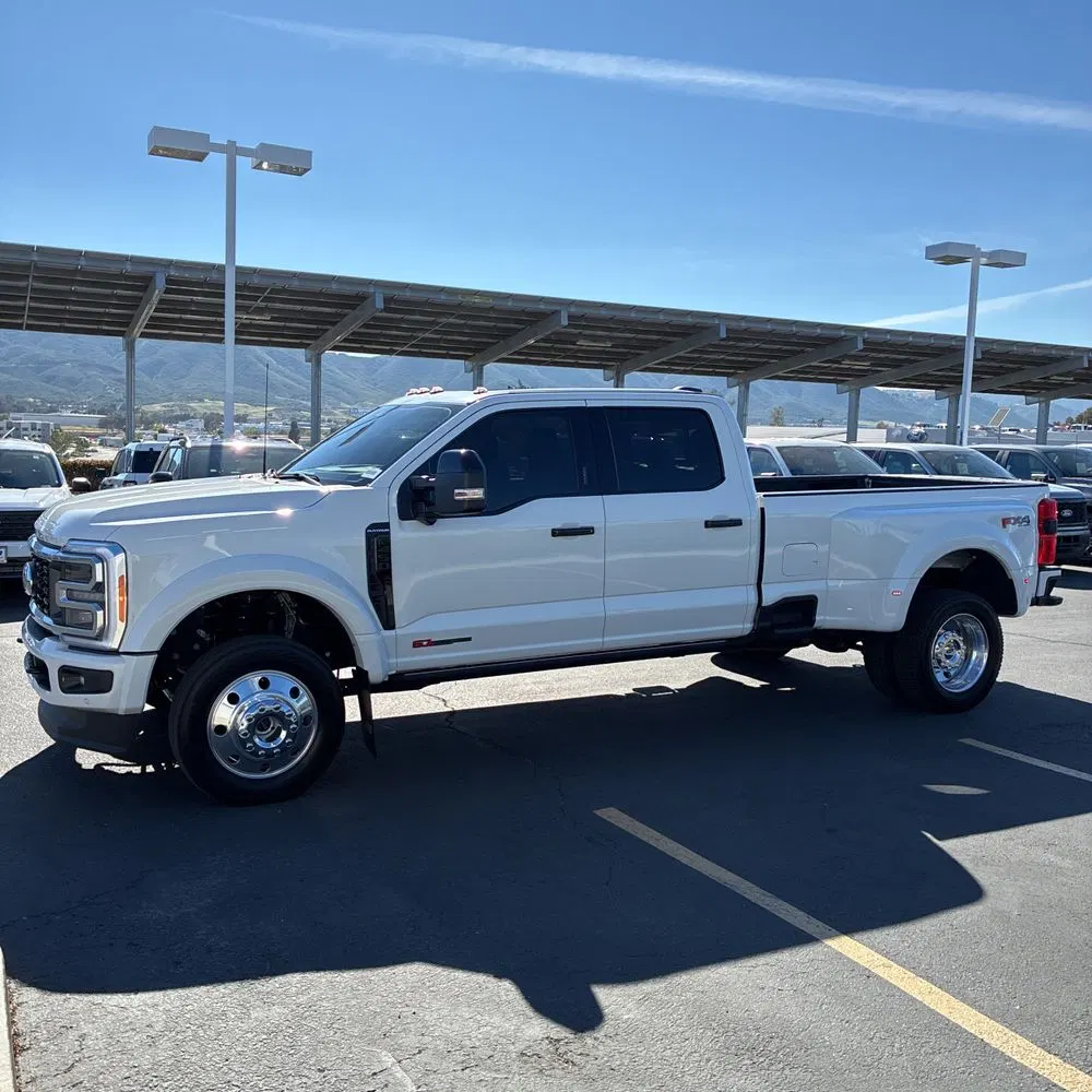 2023 Ford F-450 Super Duty Platinum