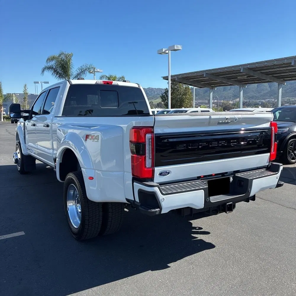 2023 Ford F-450 Super Duty Platinum