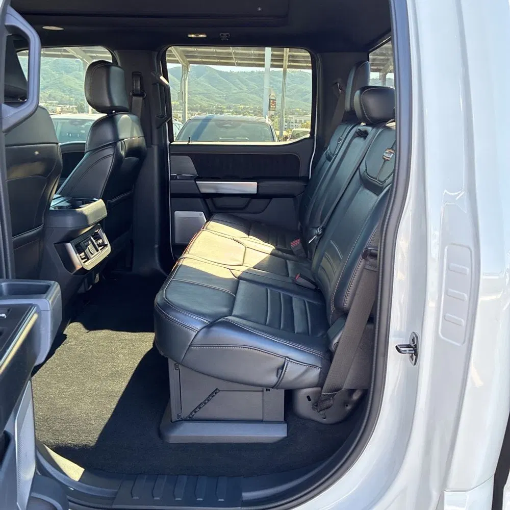 2023 Ford F-450 Super Duty Platinum