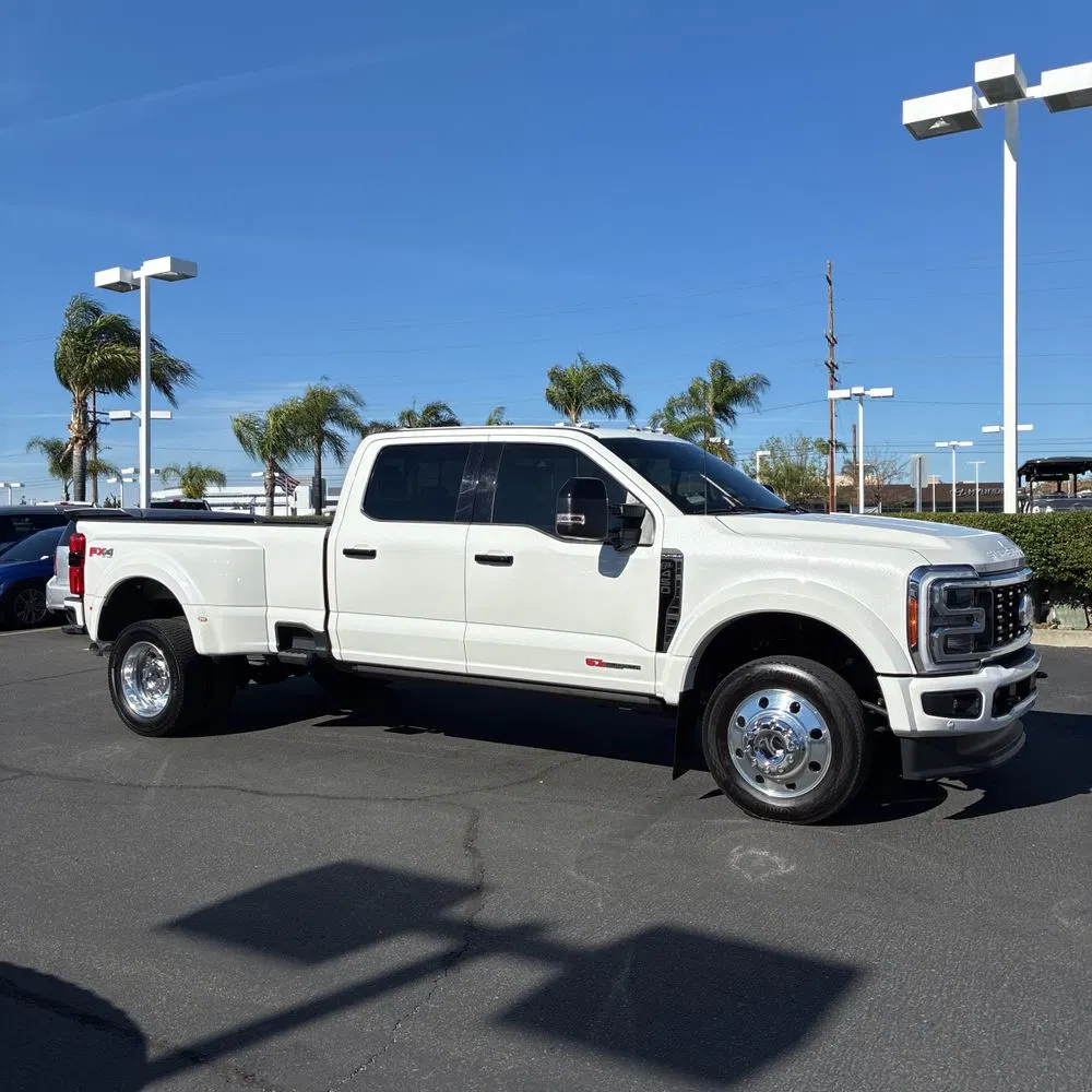 2023 Ford F-450 Super Duty Platinum
