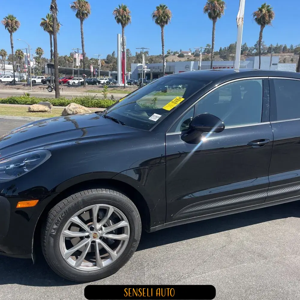 2024 Porsche Macan Base