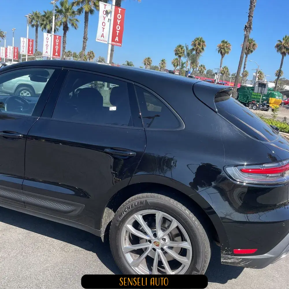 2024 Porsche Macan Base