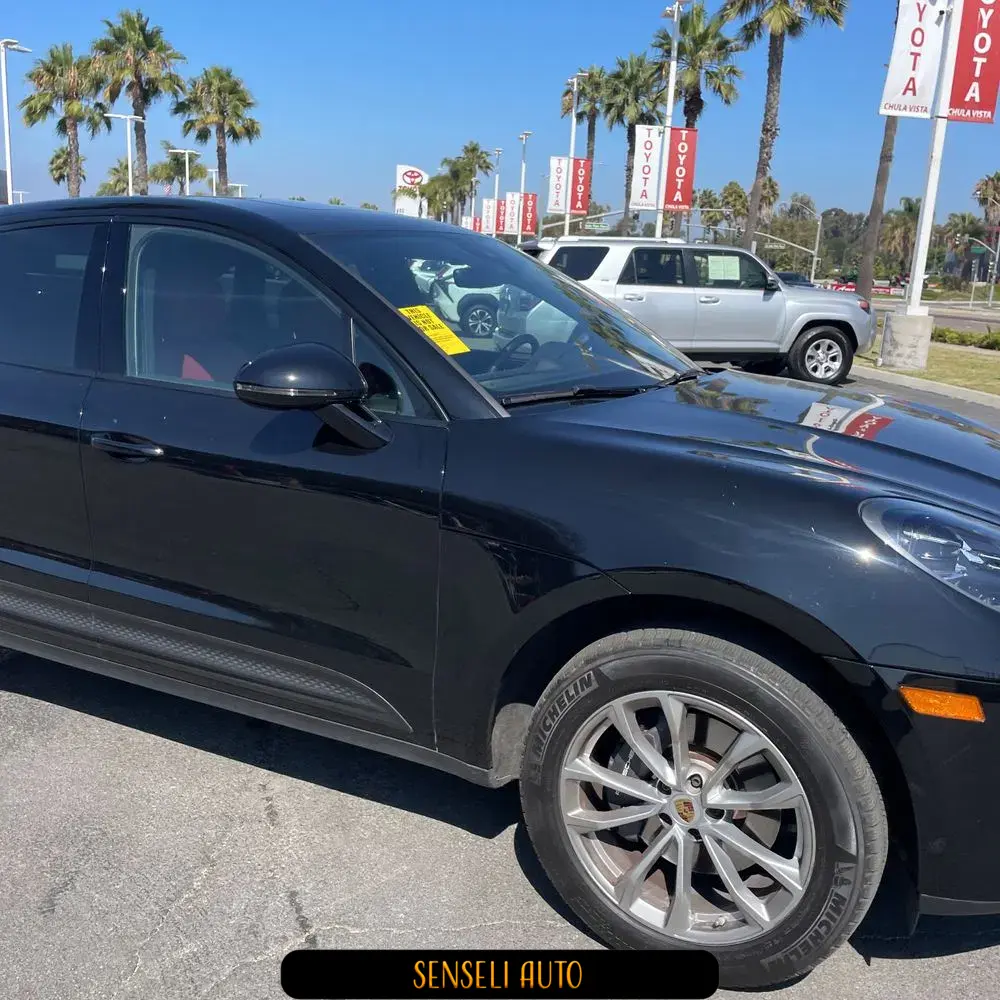 2024 Porsche Macan Base