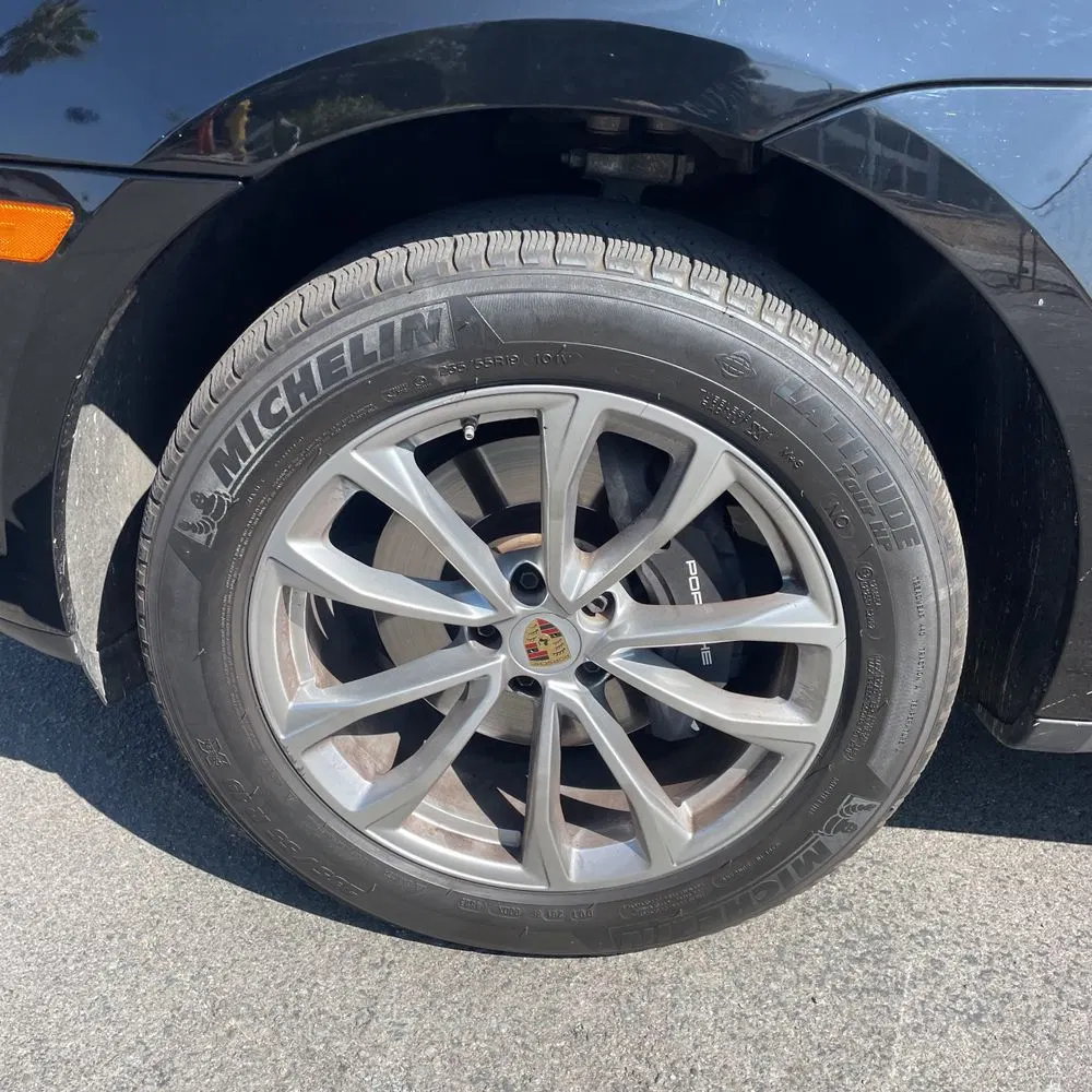 2024 Porsche Macan Base