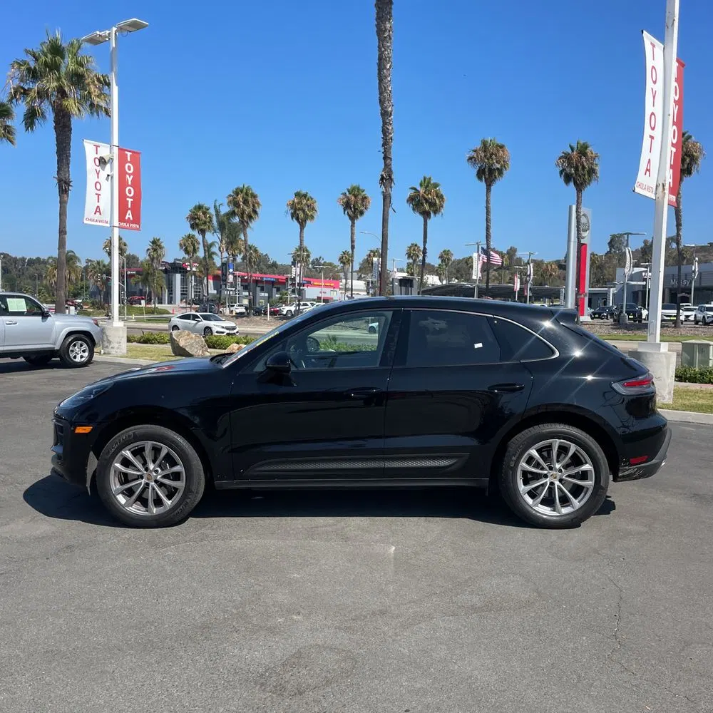 2024 Porsche Macan Base