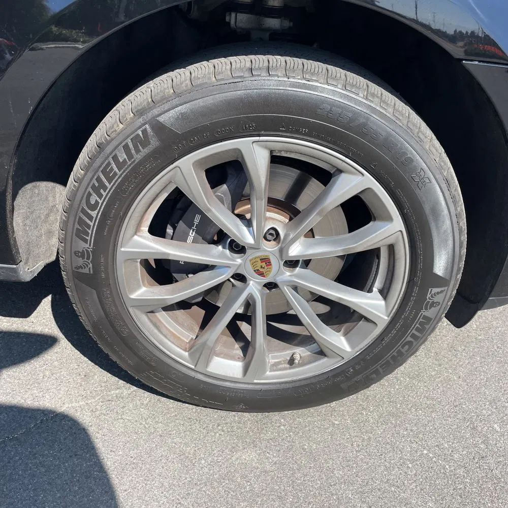 2024 Porsche Macan Base