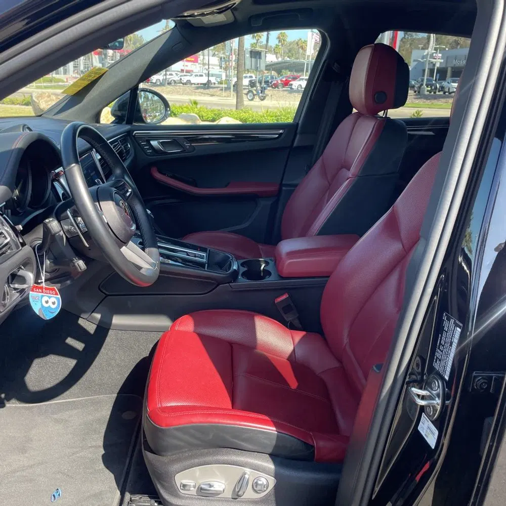 2024 Porsche Macan Base
