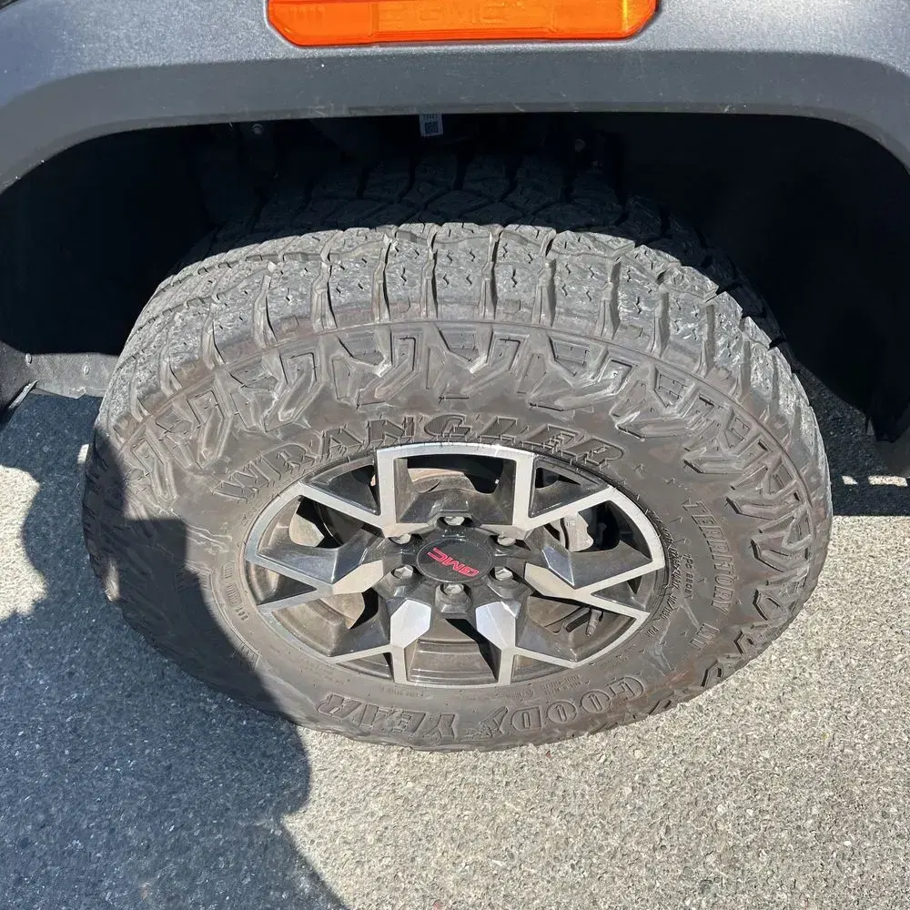 2023 GMC Canyon AT4X