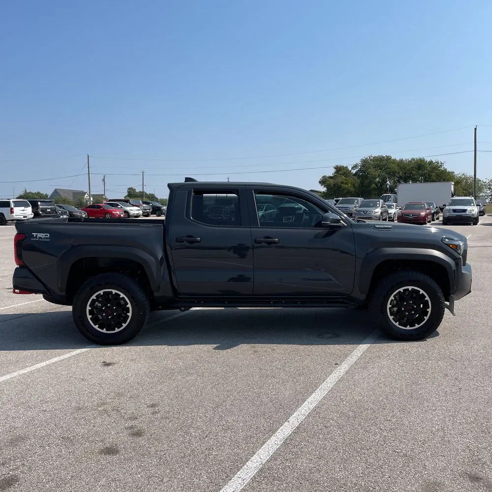 2025 Toyota Tacoma TRD Off-Road HV