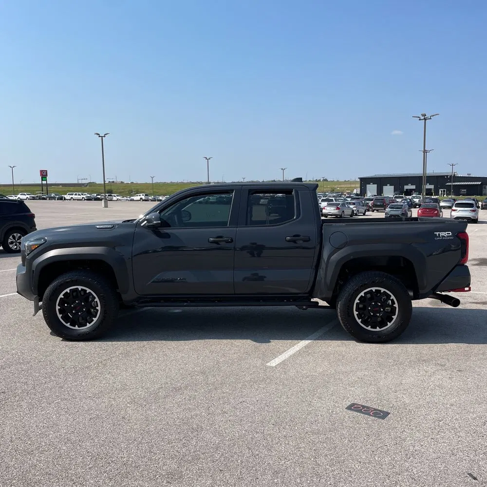 2025 Toyota Tacoma TRD Off-Road HV