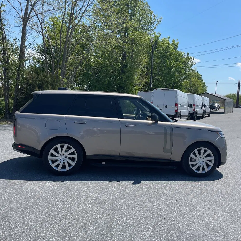 2023 Land Rover Range Rover P440e SE