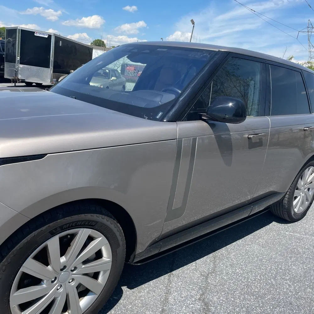 2023 Land Rover Range Rover P440e SE