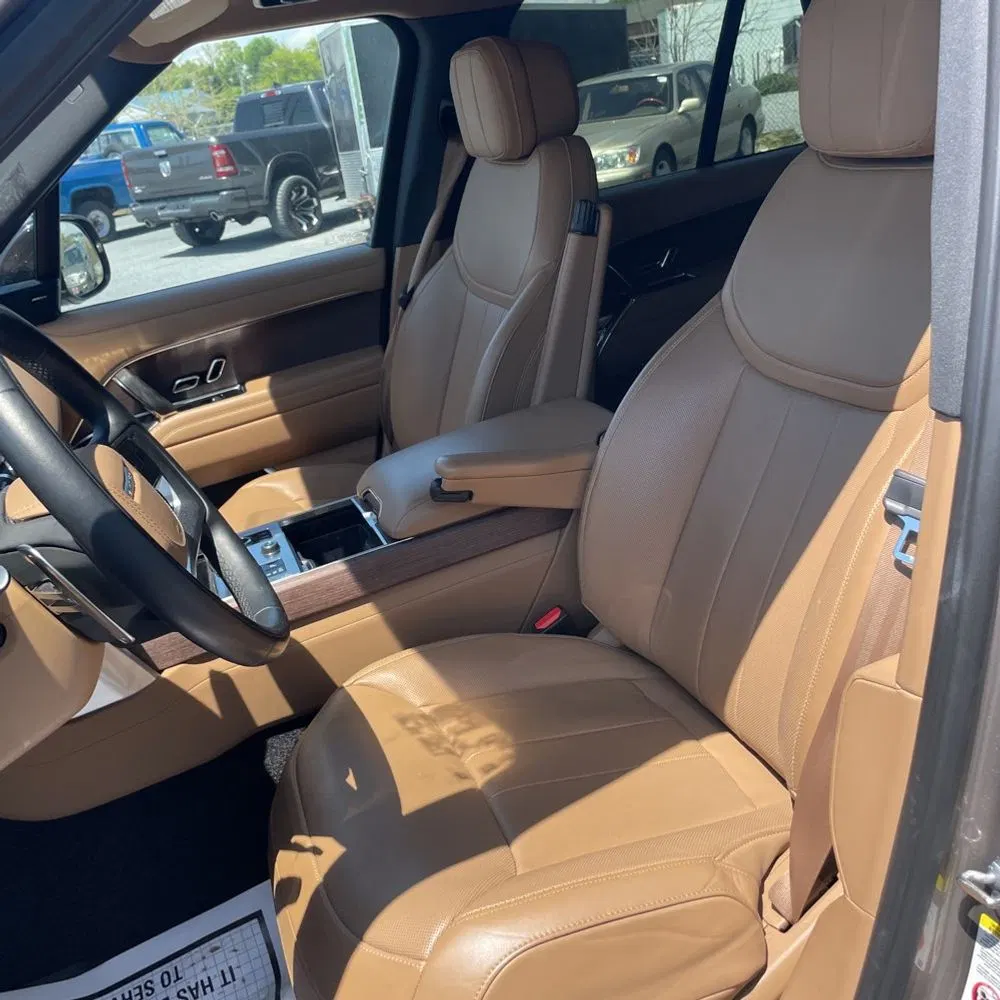 2023 Land Rover Range Rover P440e SE