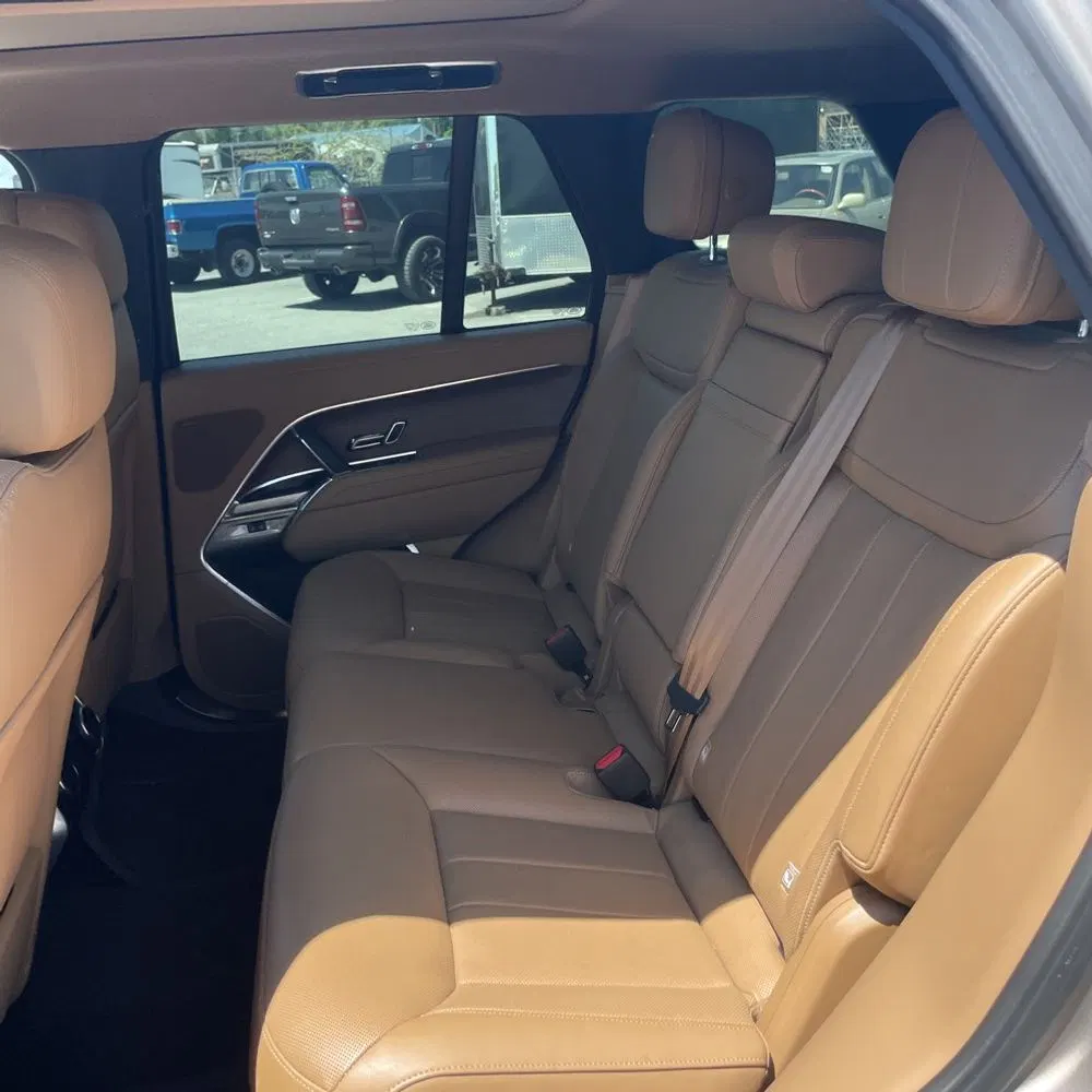 2023 Land Rover Range Rover P440e SE