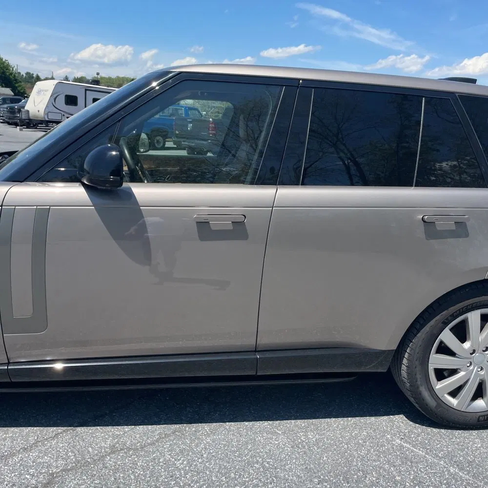 2023 Land Rover Range Rover P440e SE