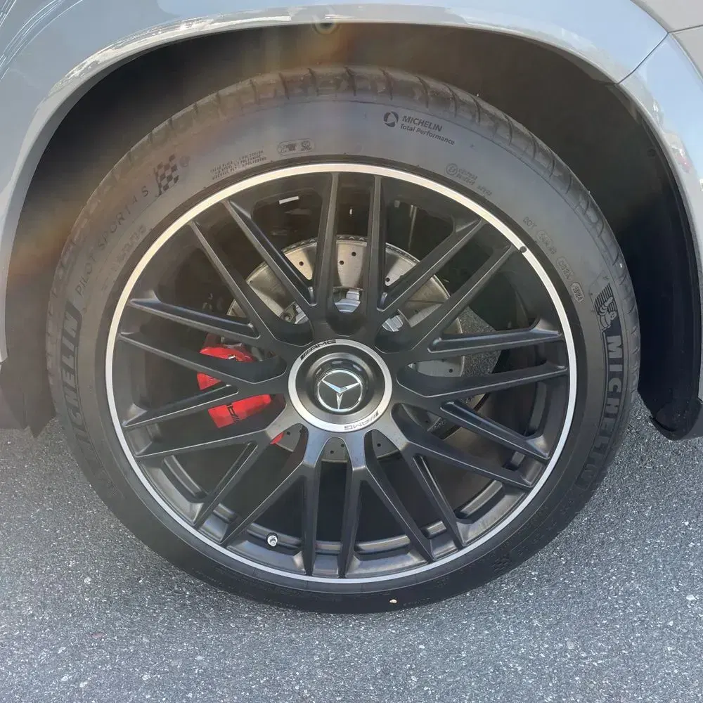 2025 Mercedes-Benz GLS AMG GLS 63