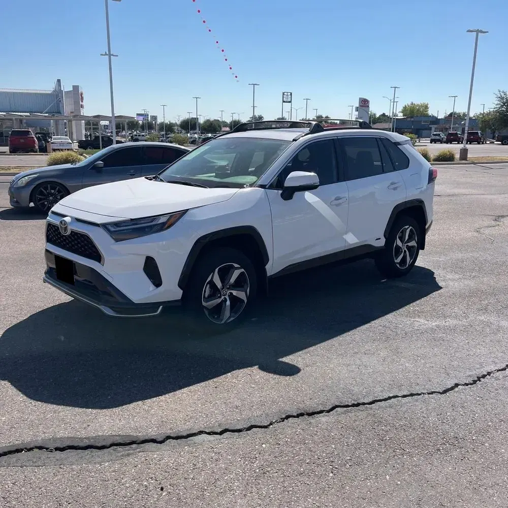 2025 Toyota RAV4 Plug-in Hybrid SE