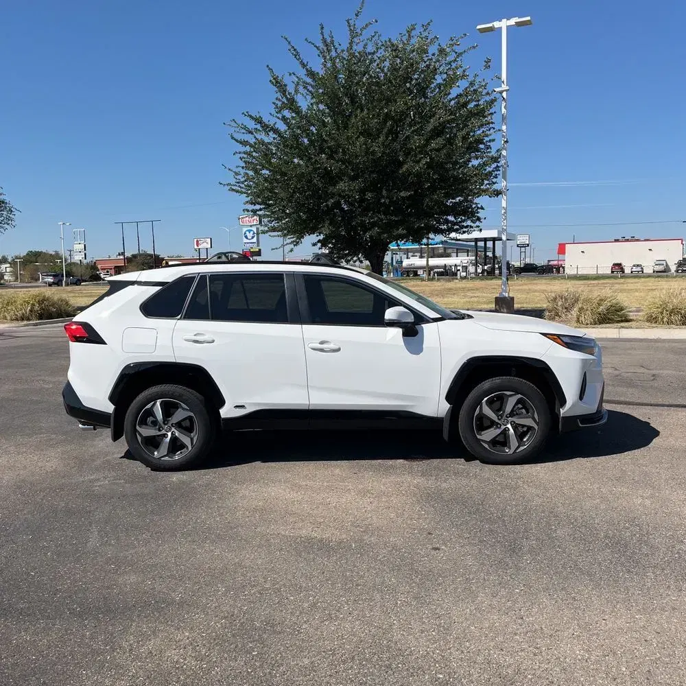 2025 Toyota RAV4 Plug-in Hybrid SE