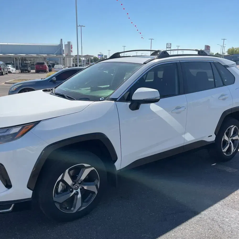 2025 Toyota RAV4 Plug-in Hybrid SE