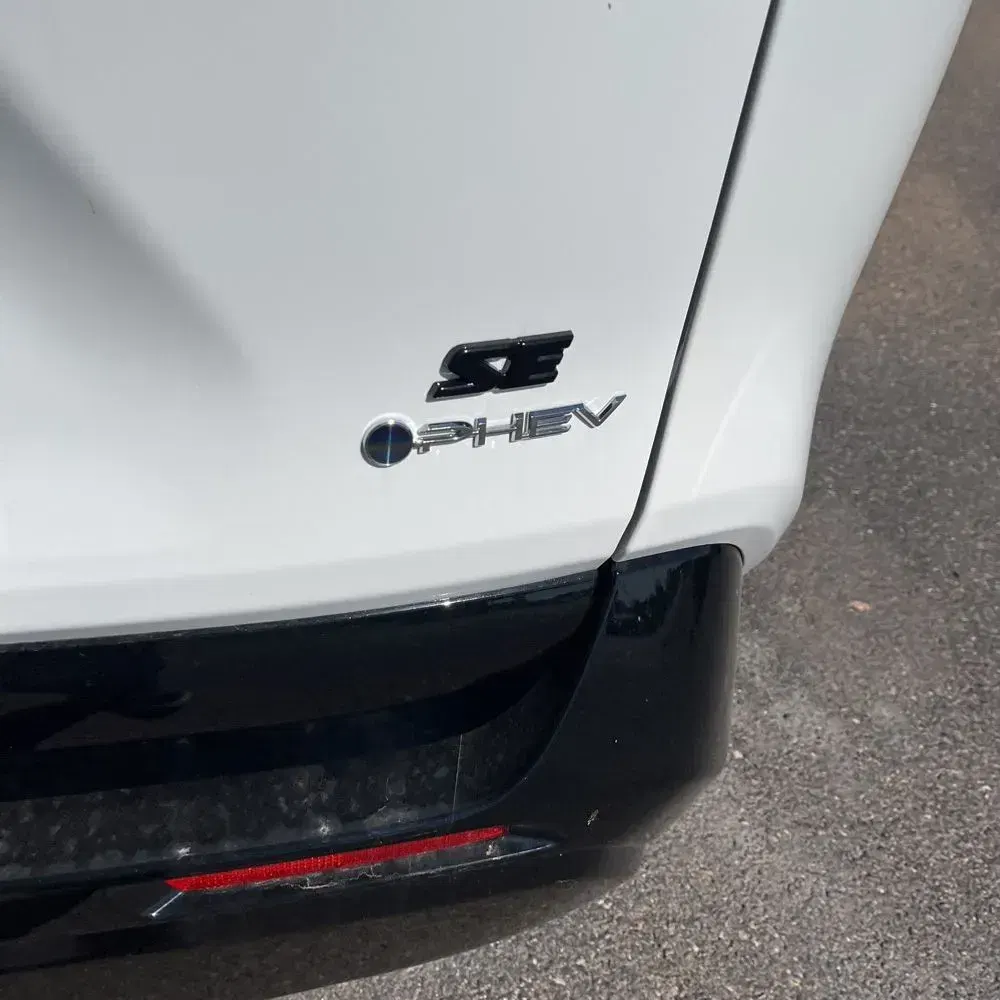 2025 Toyota RAV4 Plug-in Hybrid SE