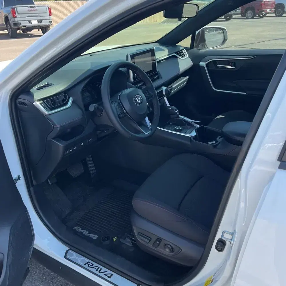2025 Toyota RAV4 Plug-in Hybrid SE