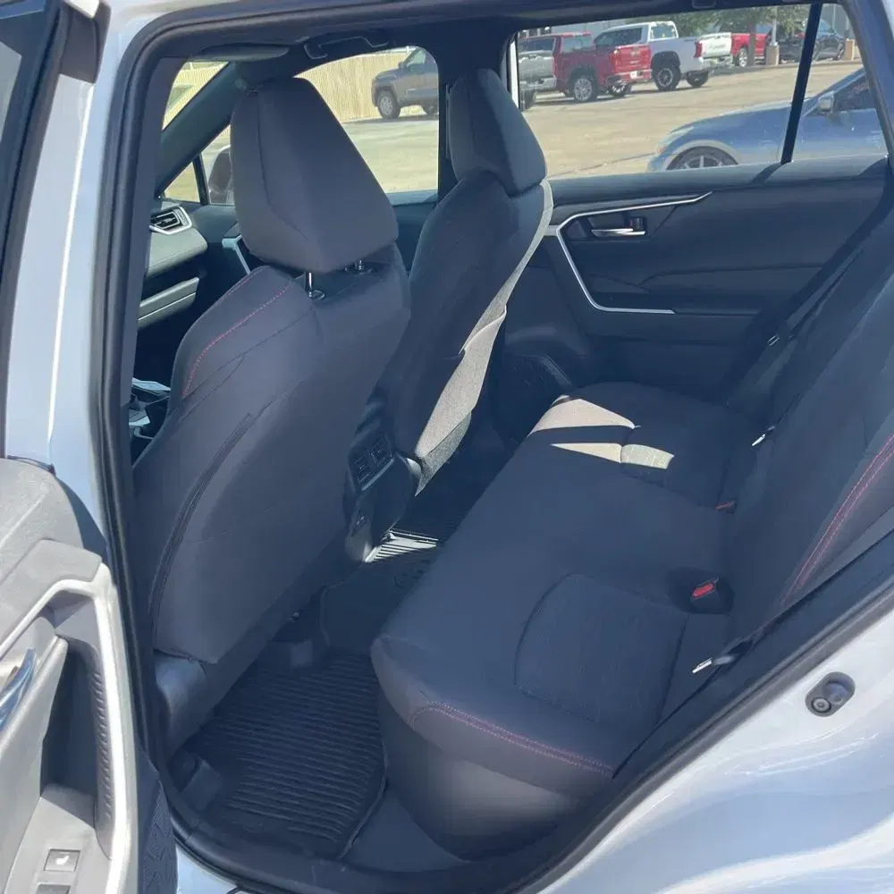 2025 Toyota RAV4 Plug-in Hybrid SE