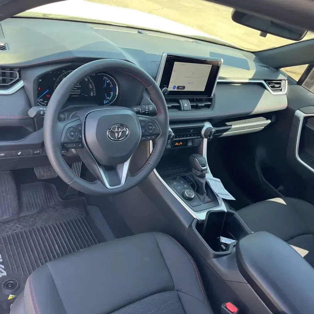 2025 Toyota RAV4 Plug-in Hybrid SE